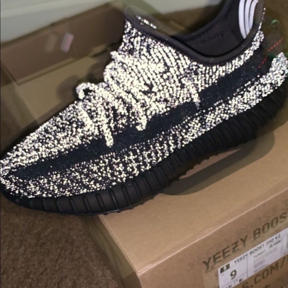 yeezy 350 v2 black static reflective